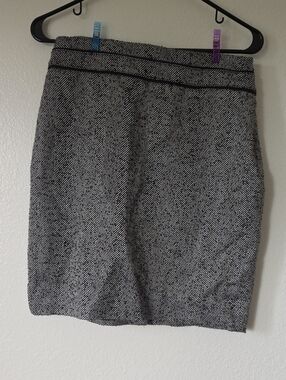 White House Black Market Black & White Herringbone Pencil Skirt